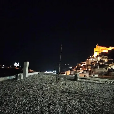 Апартаменты Emilia's