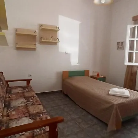 Emilia's Ano Syros